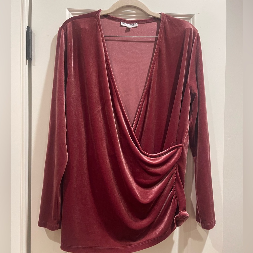 NorthStyle Dusty Rose Knit Velvet Surplice Wrap style Top L